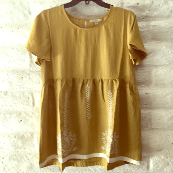 Polagram Tops - Polagram embroidered babydoll top